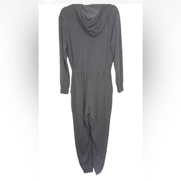 WeWoreWhat Gray Hooded Jumpsuit - Picture 4 of 9